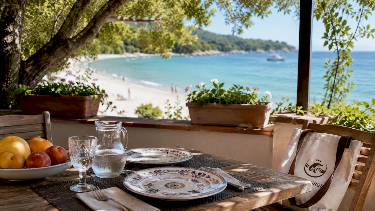 Terrazza sul mare dell’hotel dove gustare una colazione mediterranea